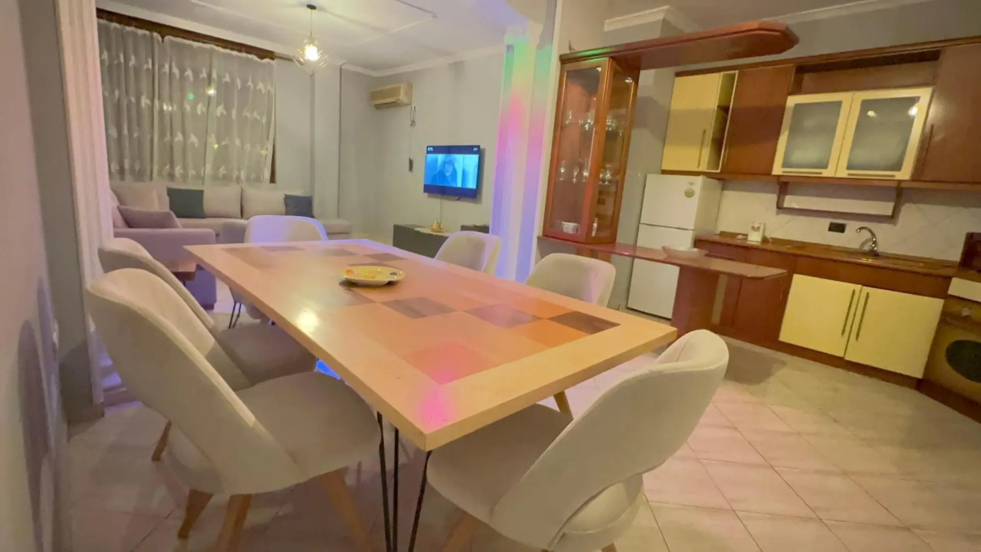 Lägenhet Dioras Apartment. Tirana