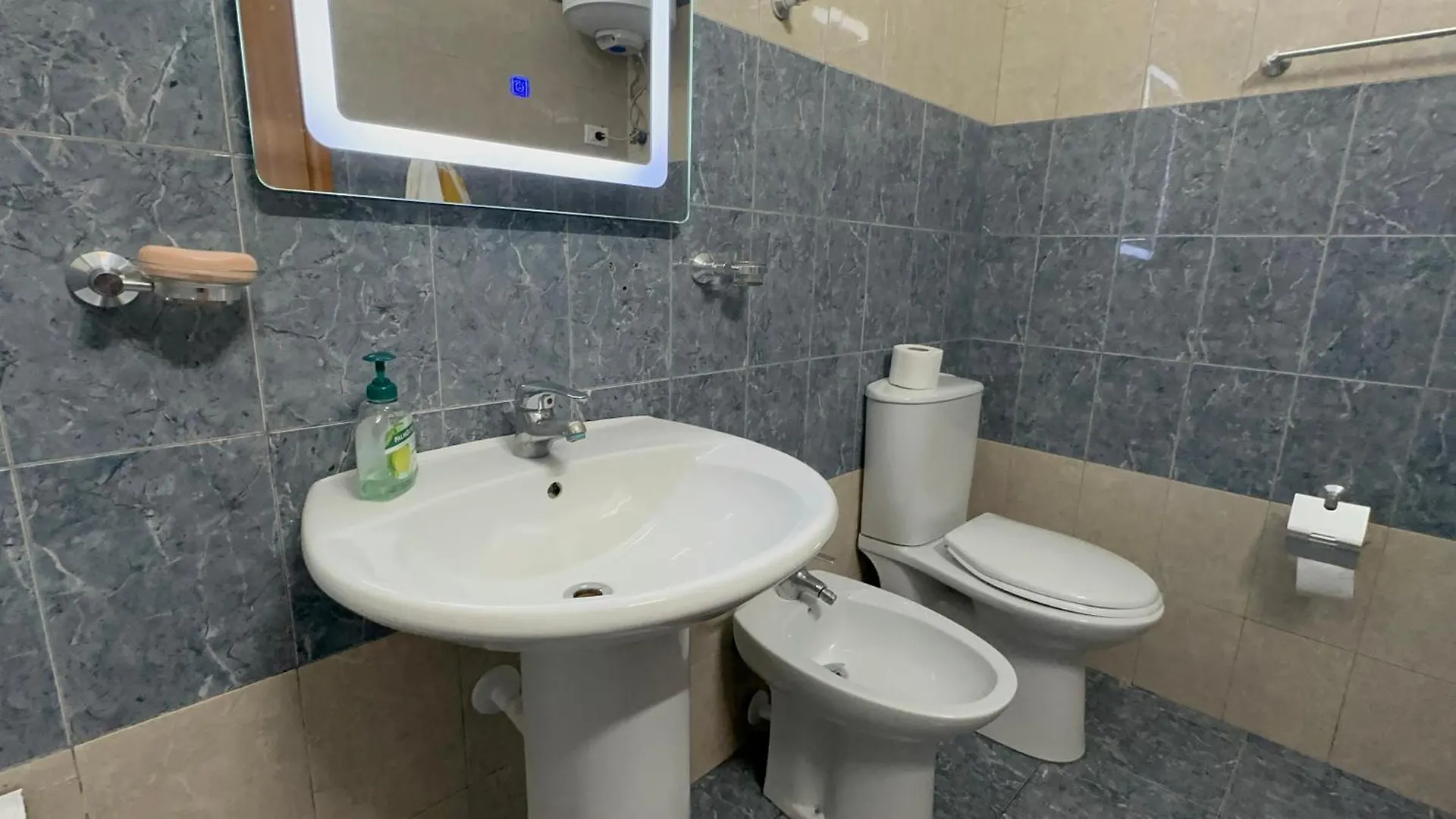 Dioras Apartment. Tirana 0*,  Albania