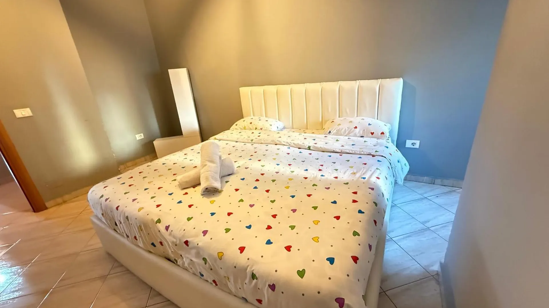 Dioras Apartment. Tirana Appartamento